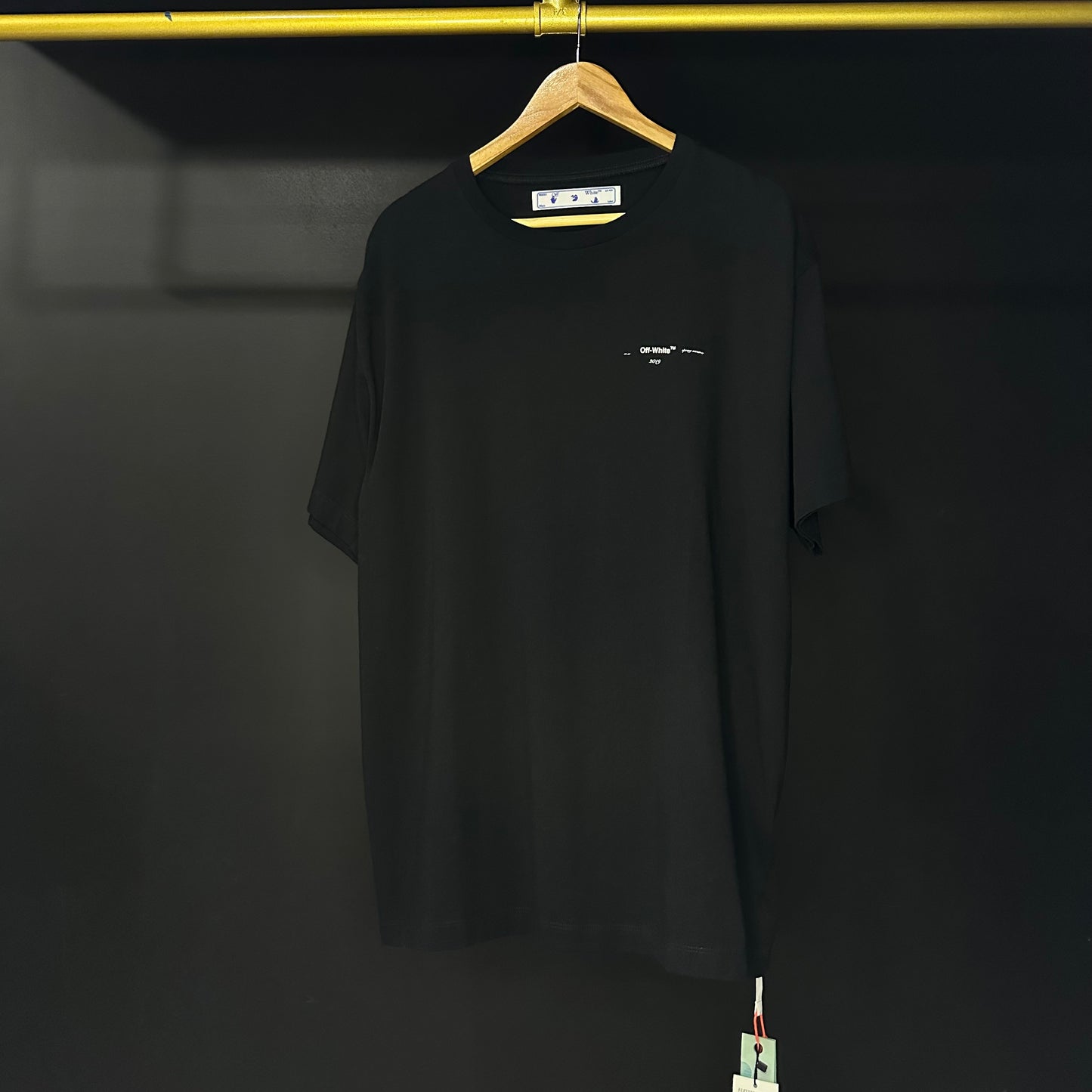 OFF WHITE