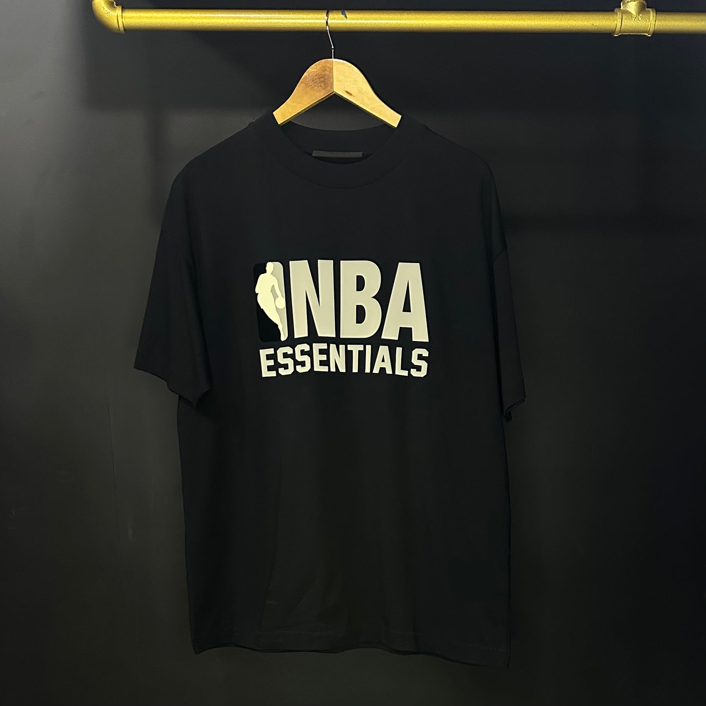 PLAYERA ESSENTIALS x NBA