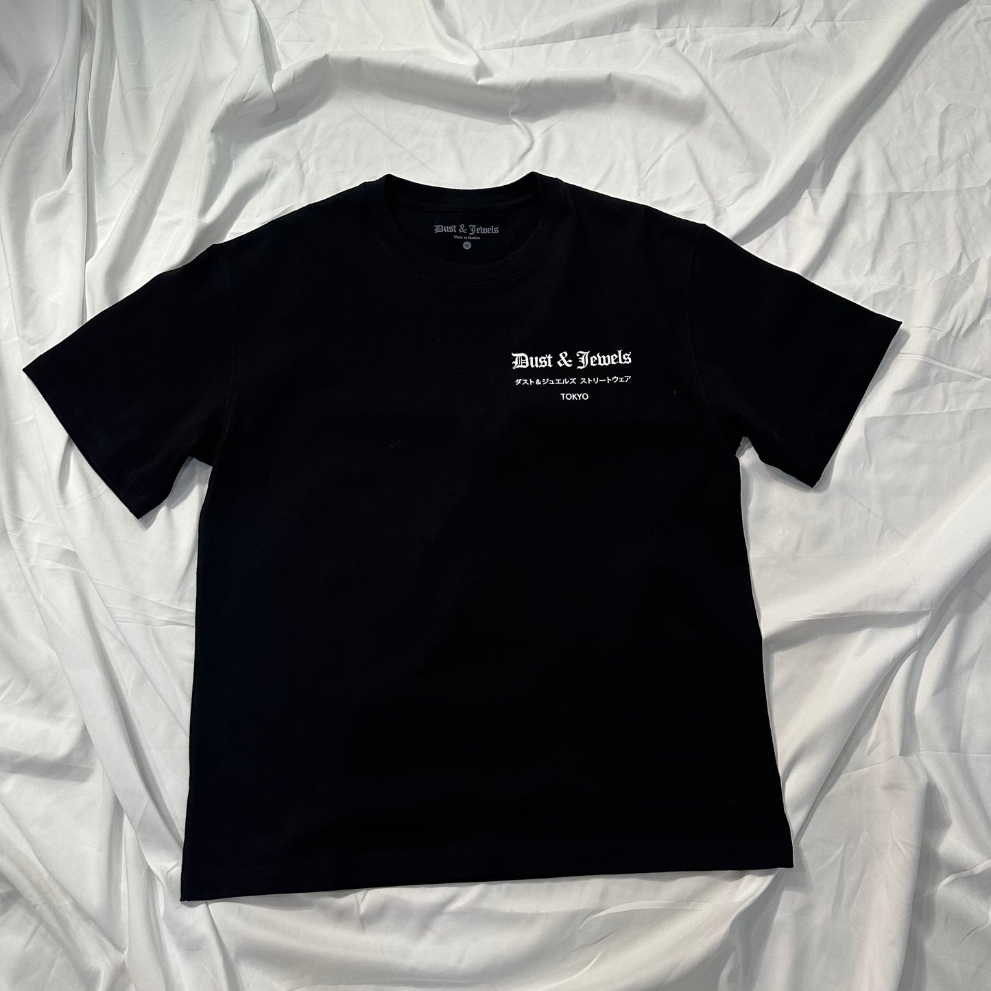 DUST & JEWELS Black Basic Tee
