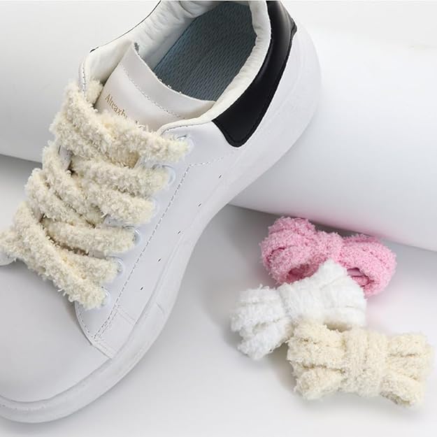Laces peluche