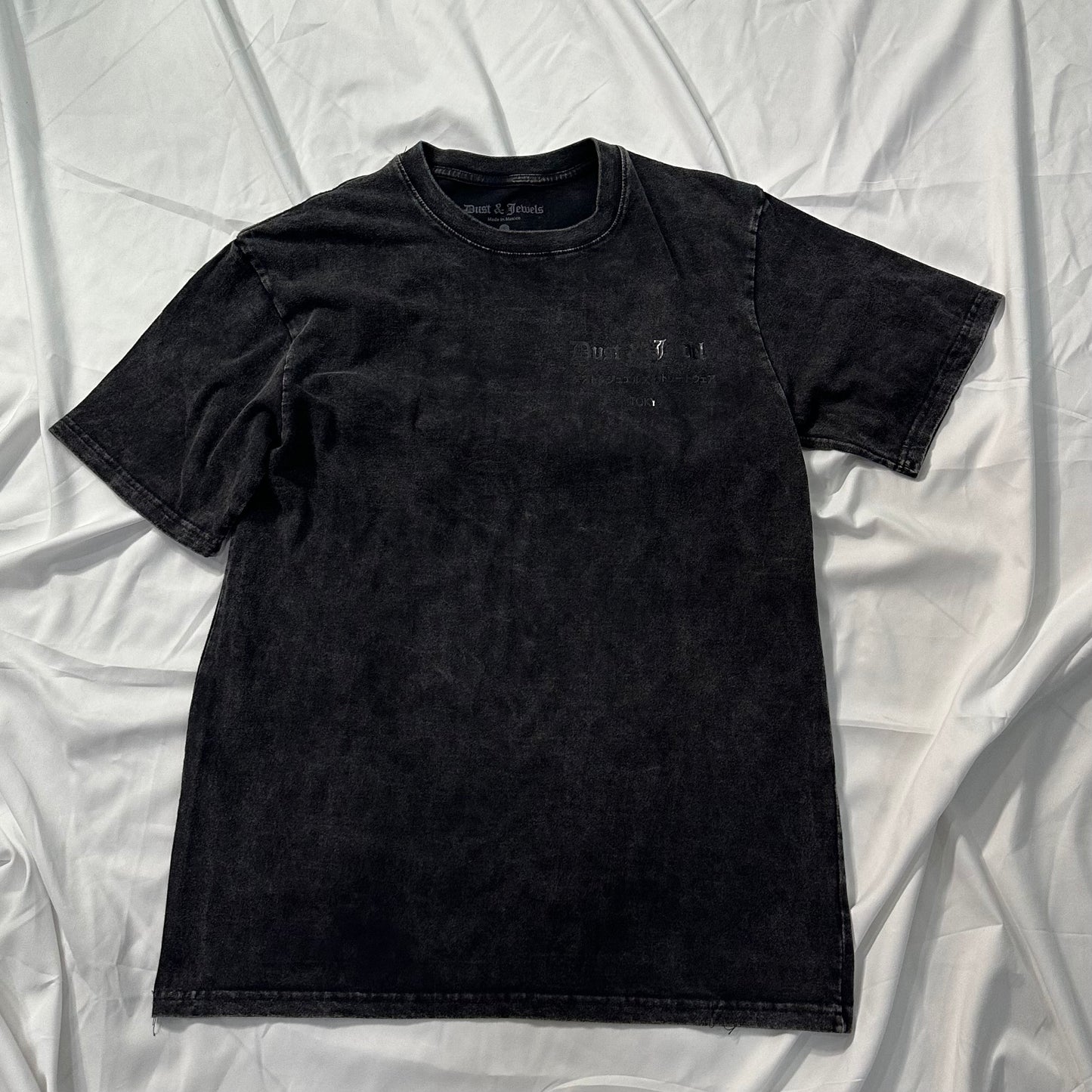 DUST & JEWELS GREY Basic Tee