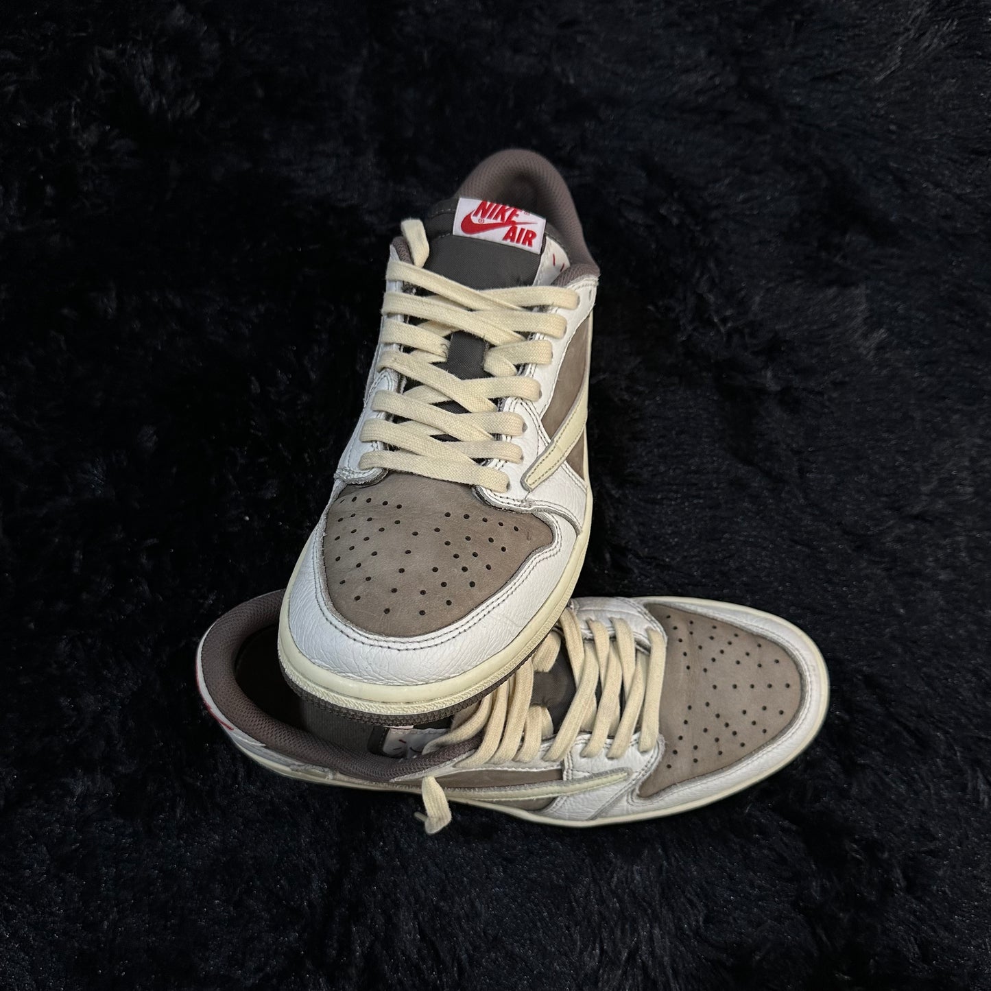TRAVIS Reverse Mocha