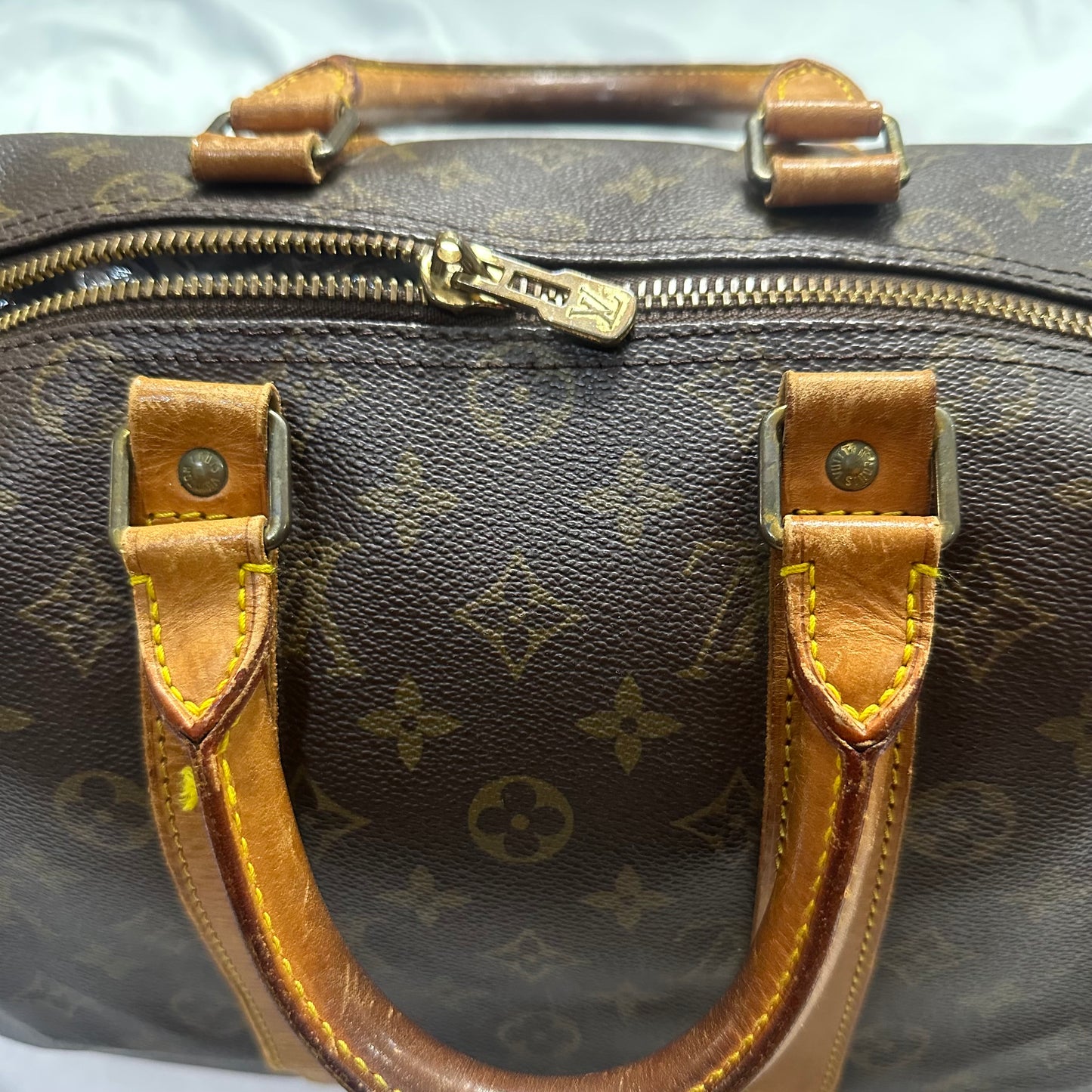 Louis Vuitton Keep Pall