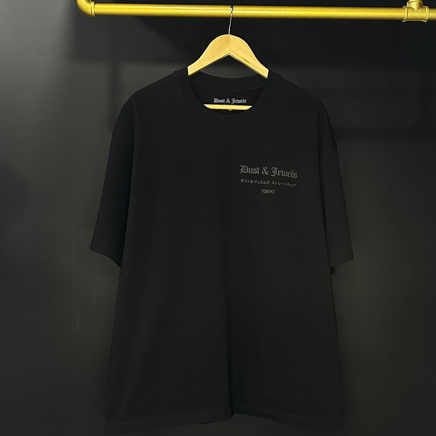 DUST & JEWELS Black Basic TEE