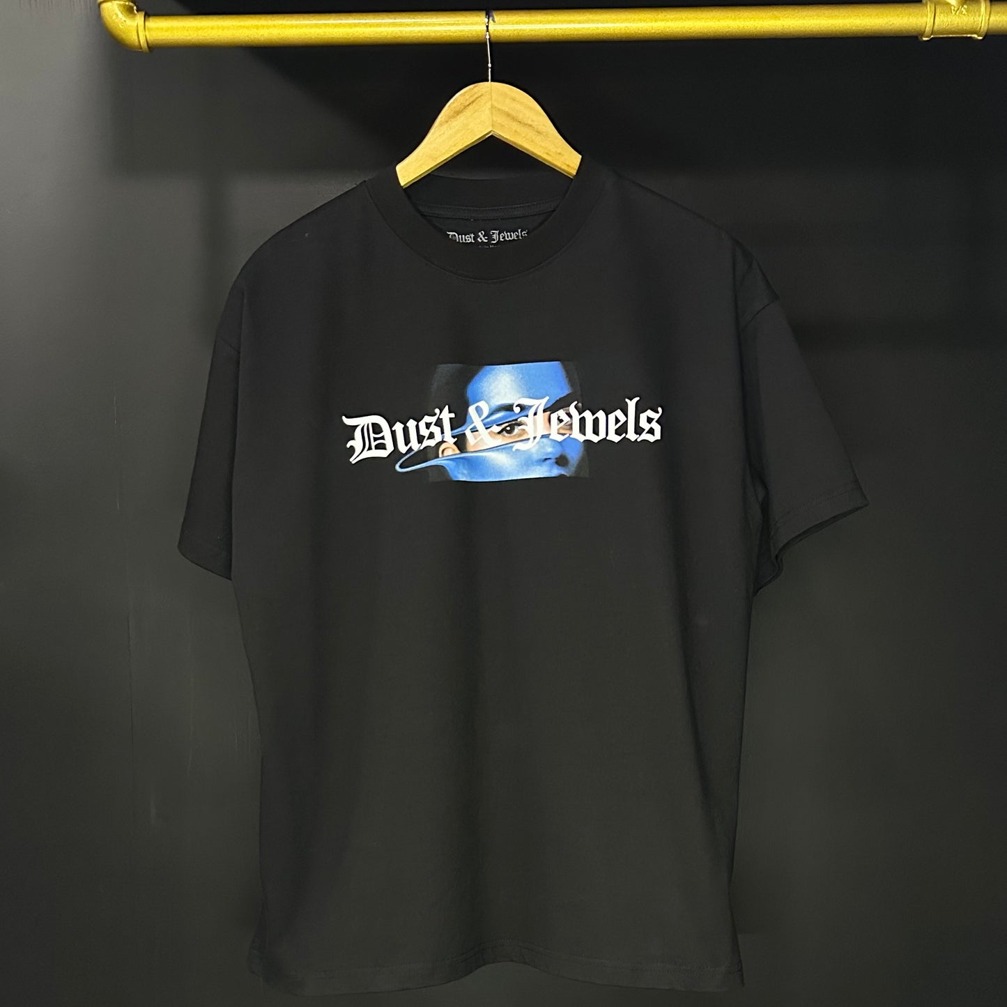 DUST & JEWELS