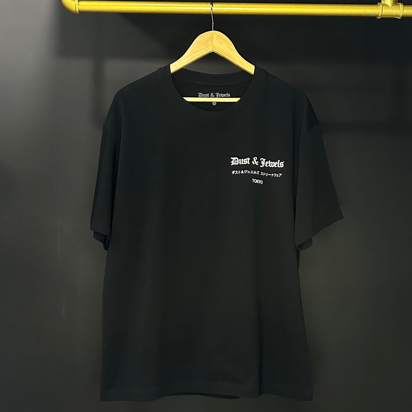 DUST & JEWELS Black Basic Tee