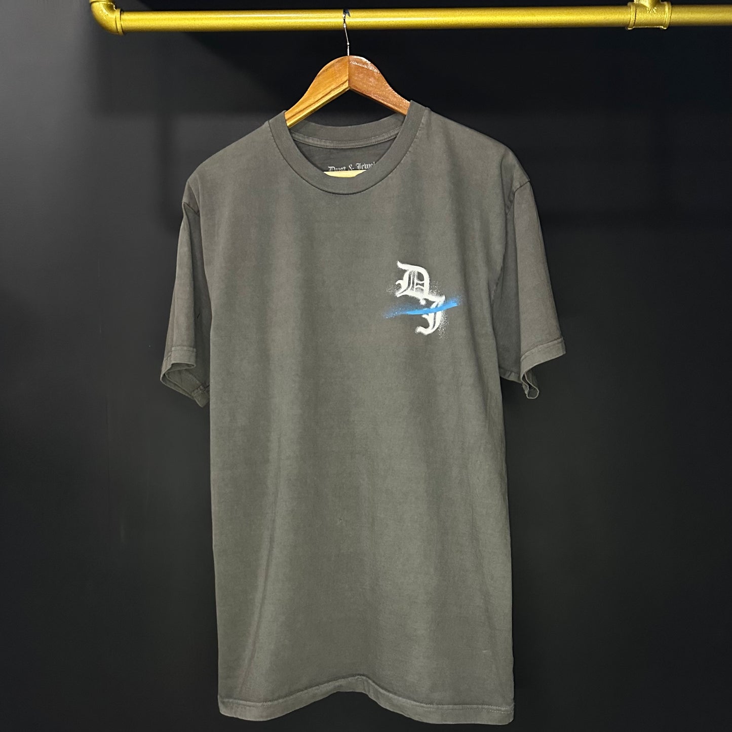 DUST & JEWELS melted angel cement