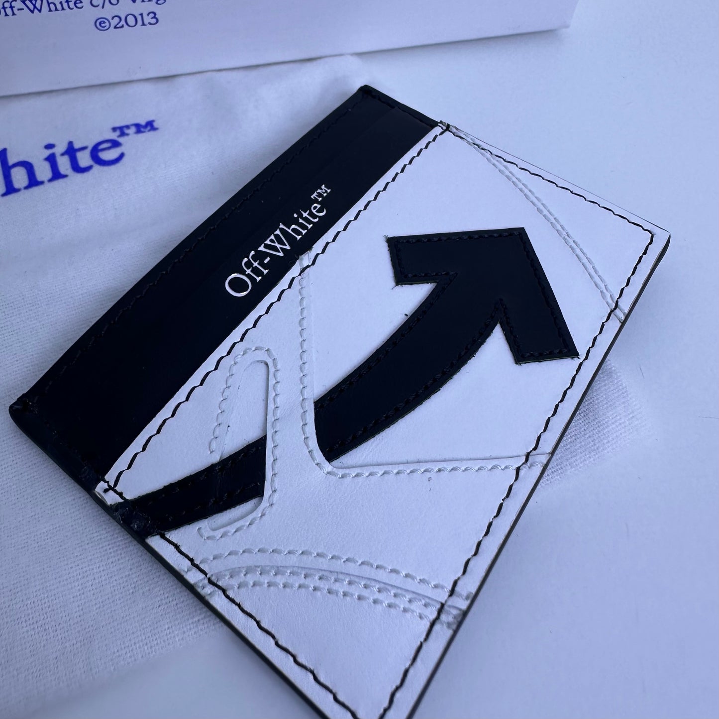 OFF WHITE