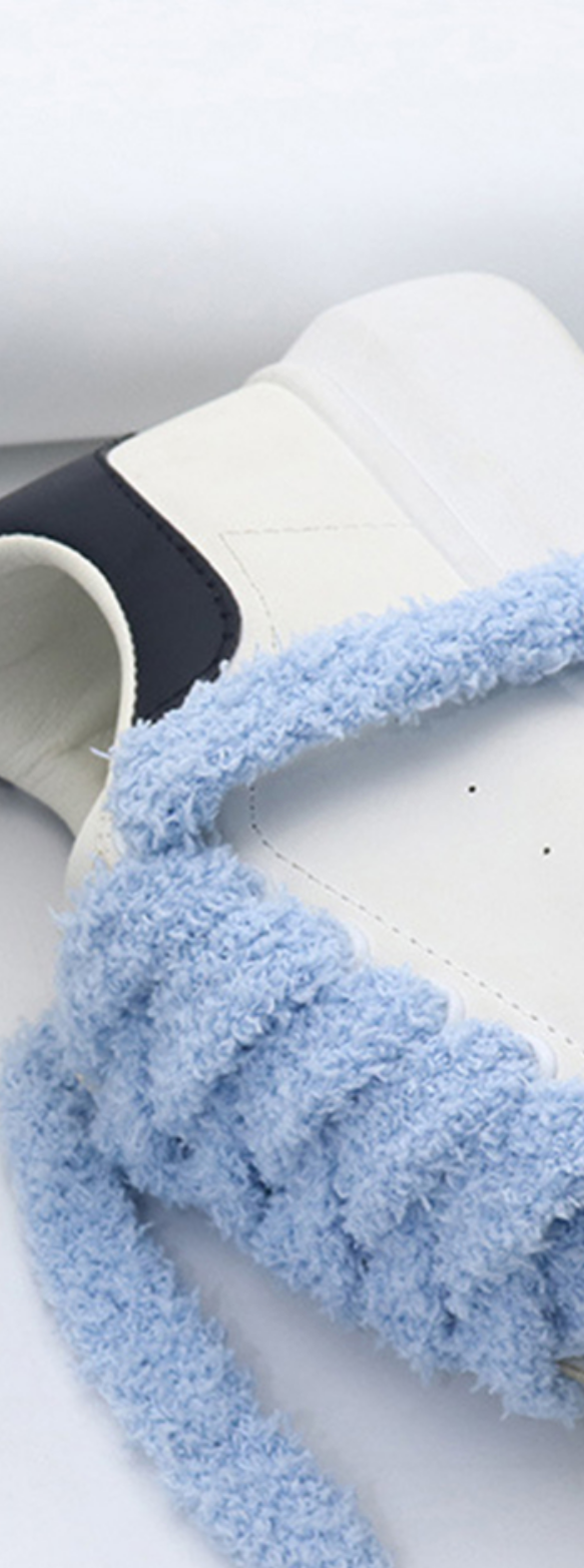 Laces peluche