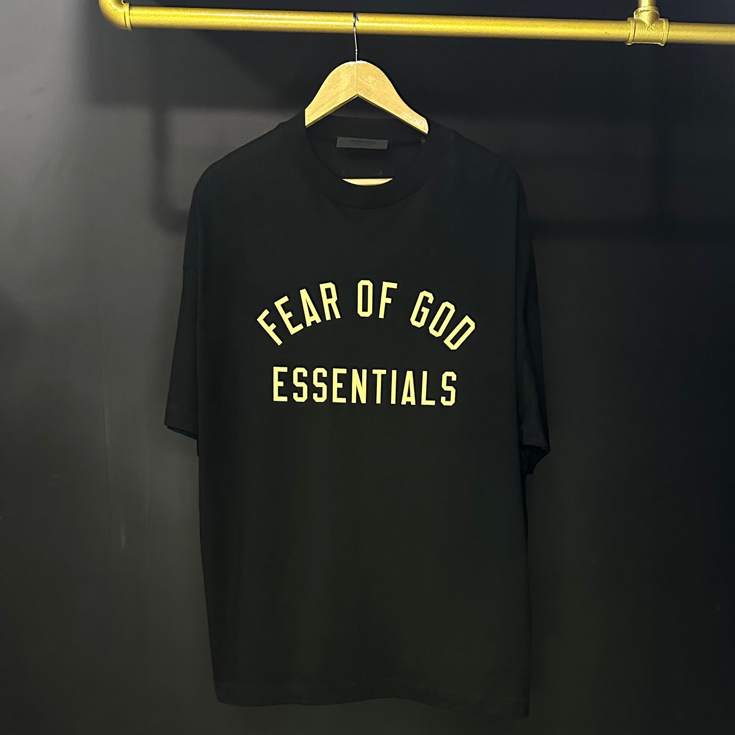 PLAYERA ESSENTIALS