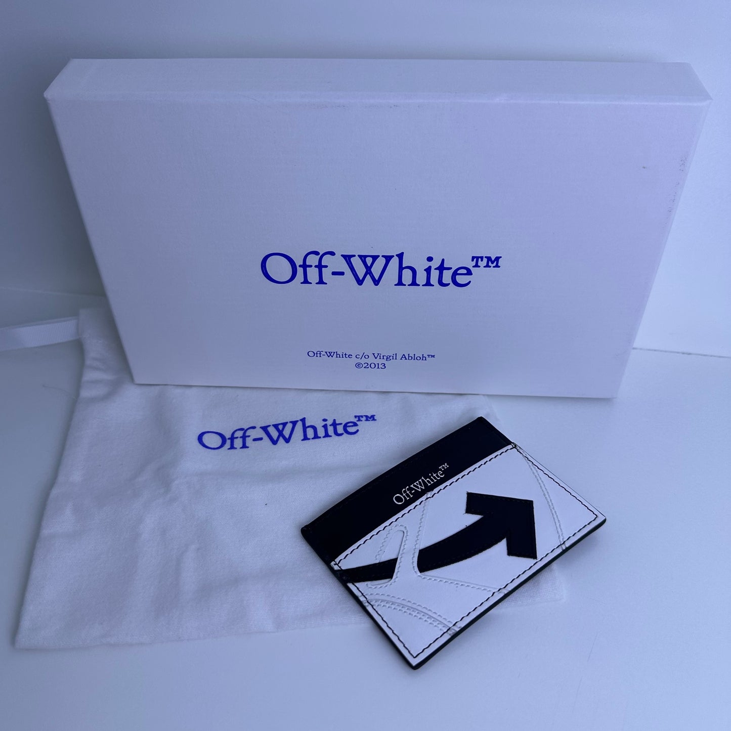 OFF WHITE