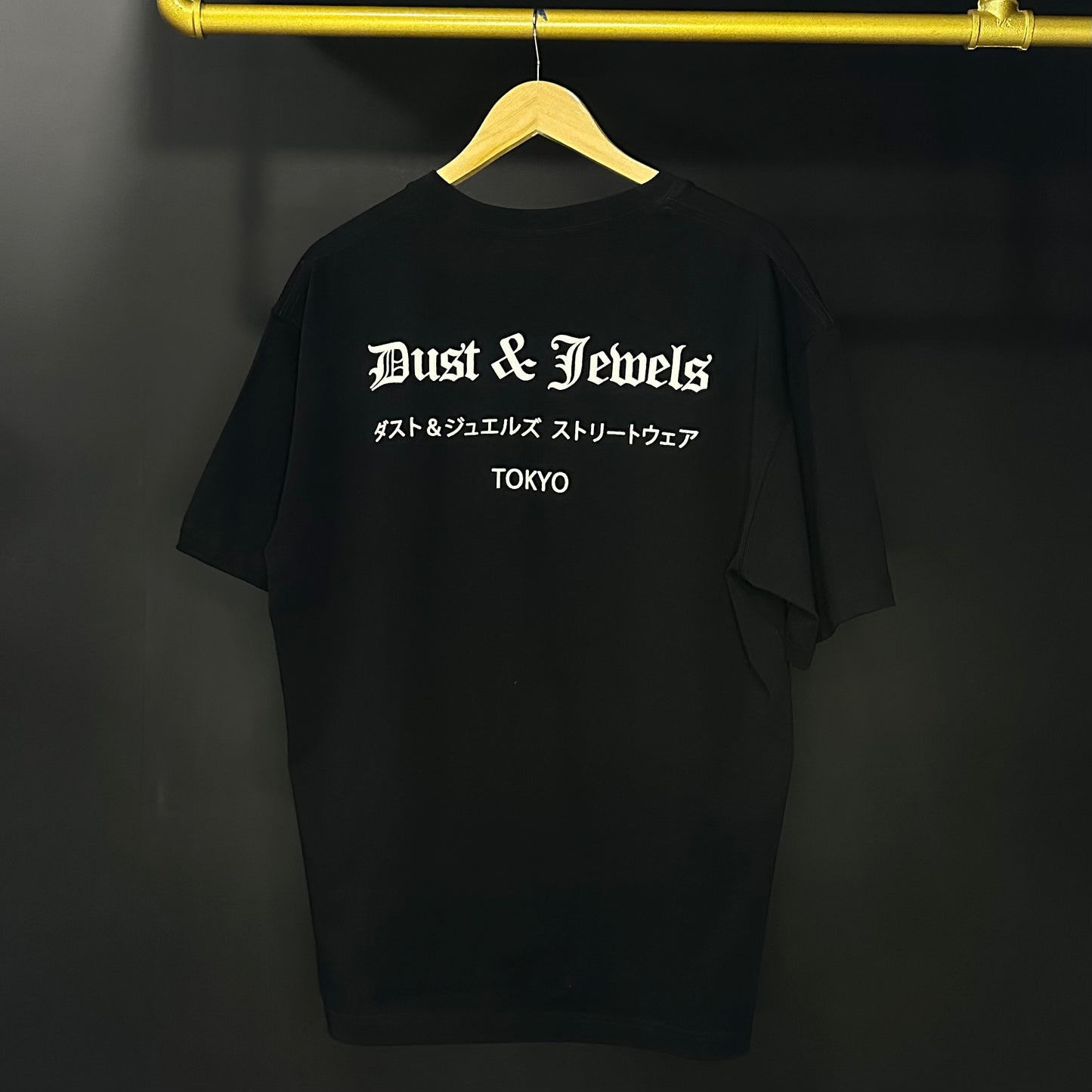 DUST & JEWELS Black Basic Tee