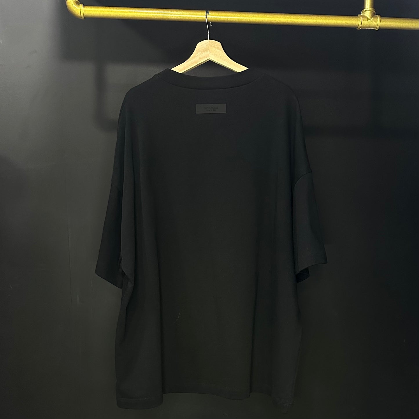 PLAYERA ESSENTIALS