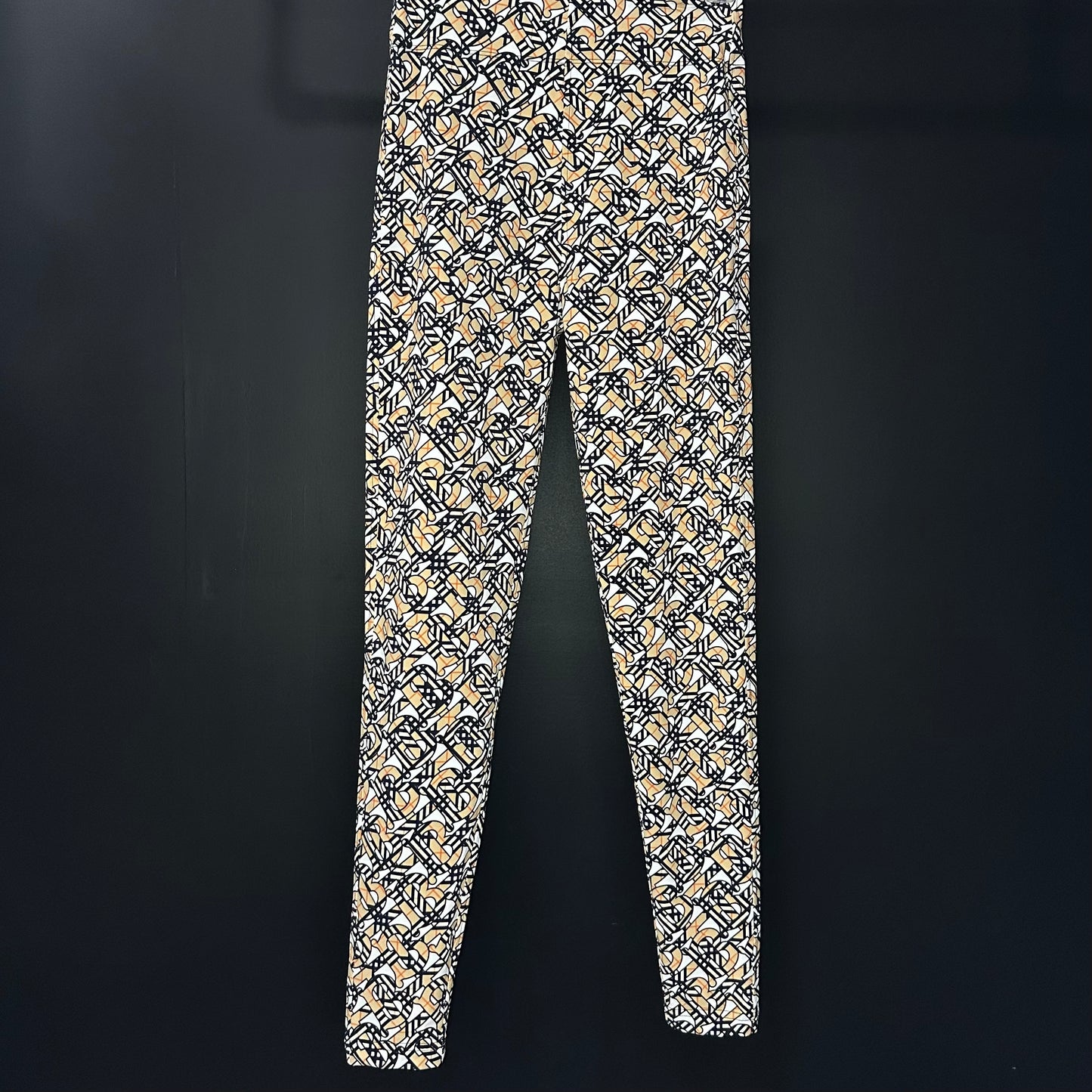 BURBERRY conjunto leggings y top monograma