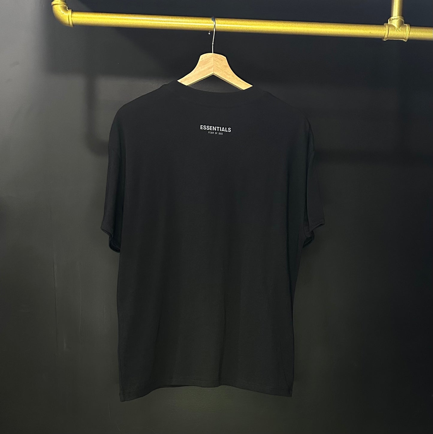 PLAYERA ESSENTIALS